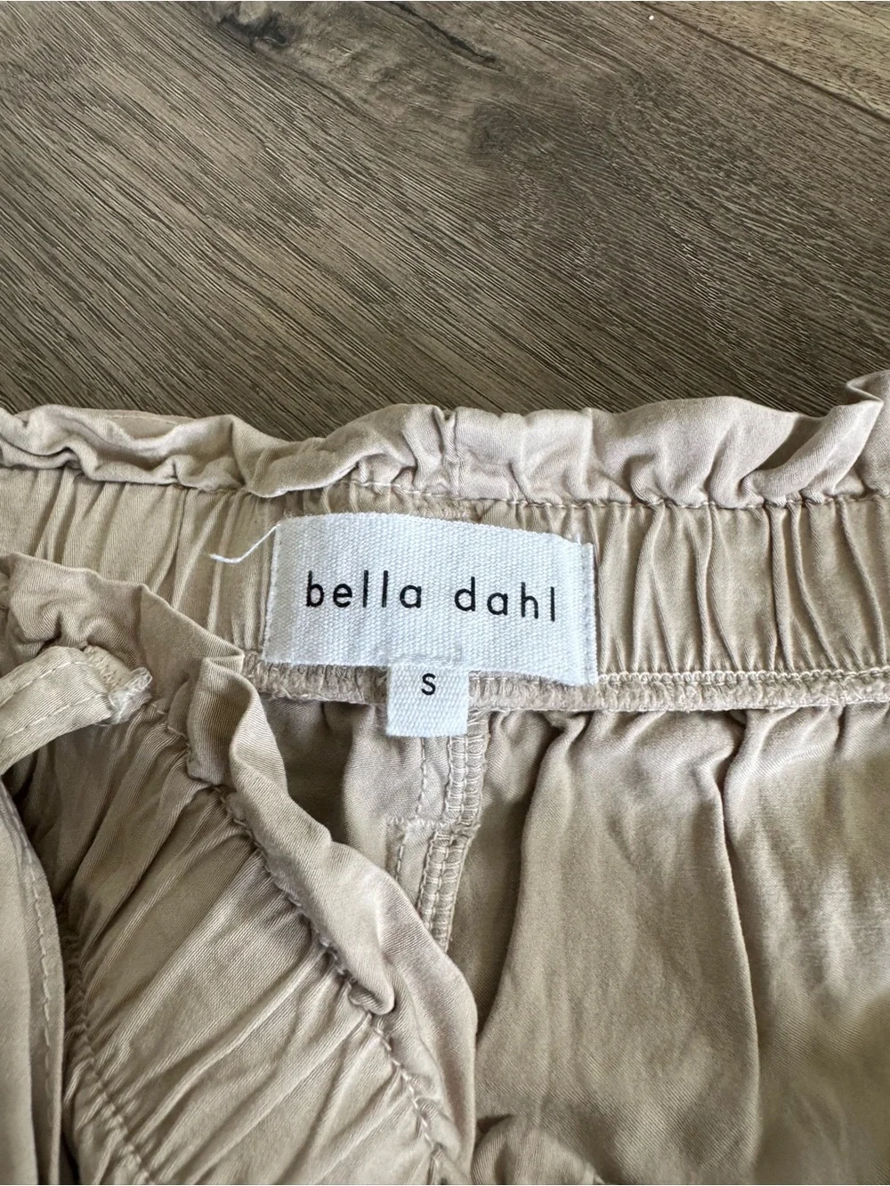 Bella Dahl Beige High-Waist Tie Belt Shorts